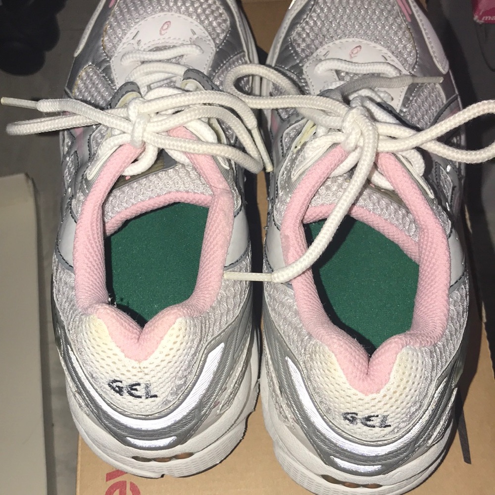 ASICS Running Shoes - Picture 3 of 5